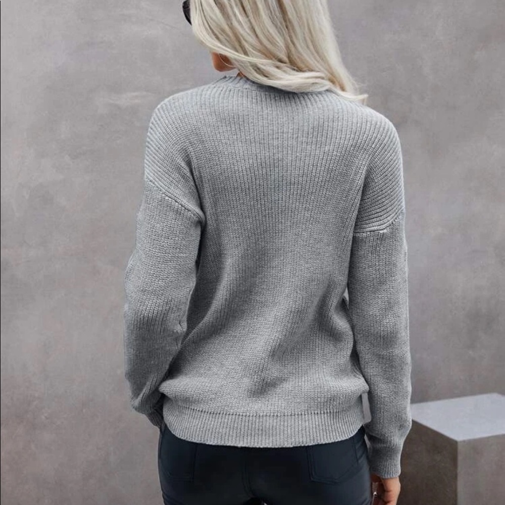 Gray‎ fringe trim drop shoulder sweater - Picture 3 of 5